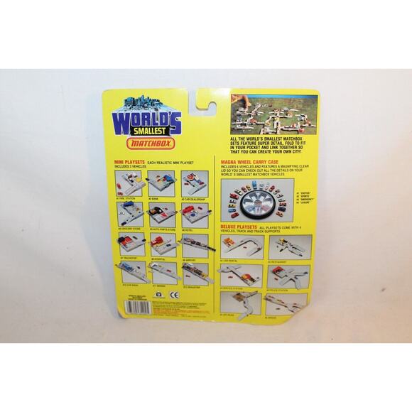 Matchbox World's Smallest Hospital Mini Car Town Playset #8 - Picture 3 of 3